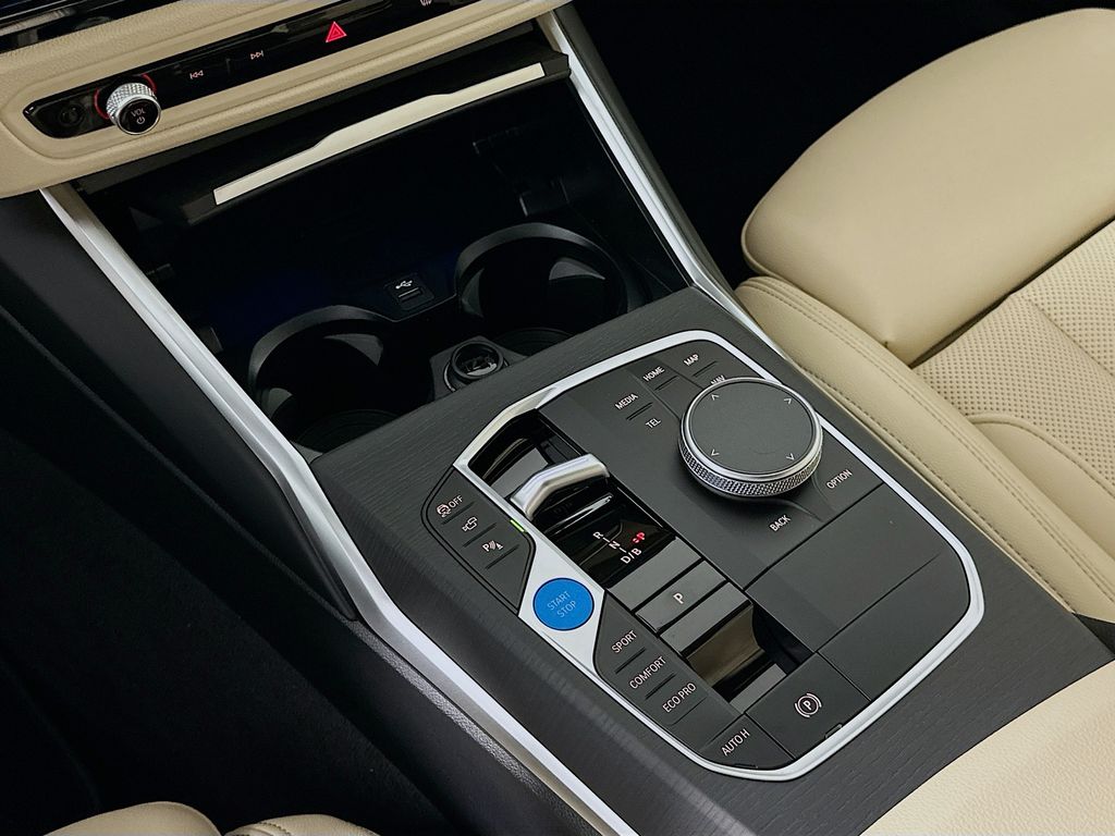 Thumbnail: 2026 BMW i4 - 15