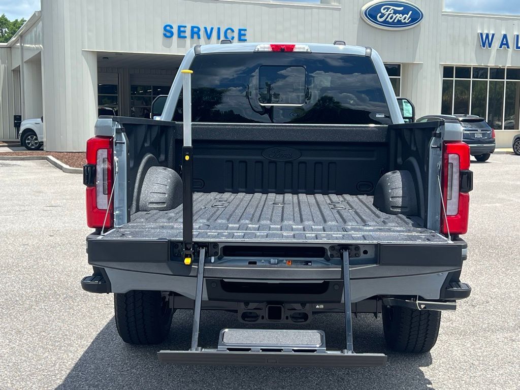 2025 Ford F-250SD Platinum - 11