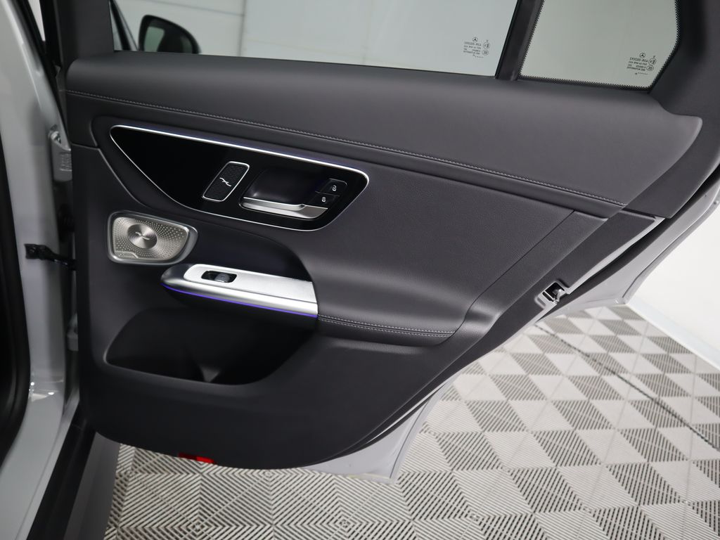 2025 Mercedes-Benz GLC 300 28