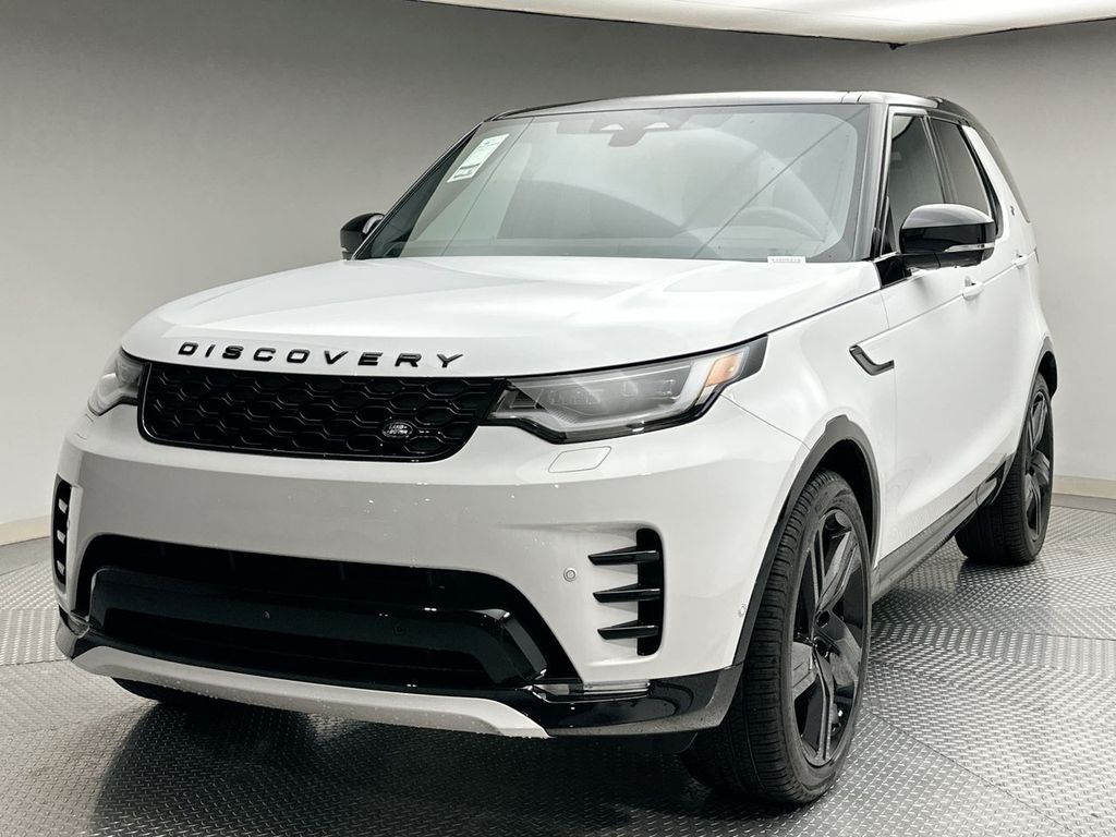 2025 Land Rover Discovery Dynamic SE -
                Paramus, NJ