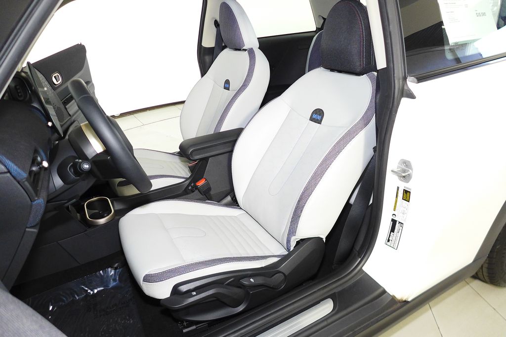 Thumbnail: 2025 MINI Cooper - 23