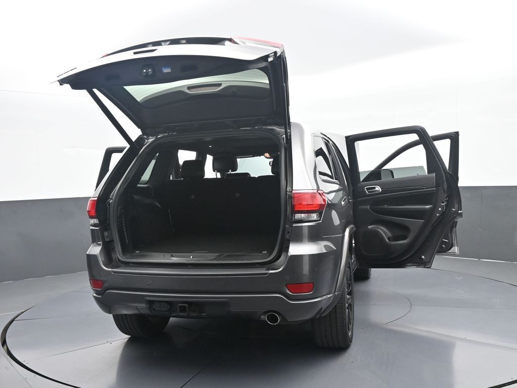 Used 2019 Granite Crystal Metallic Clearcoat Jeep Altitude image 67