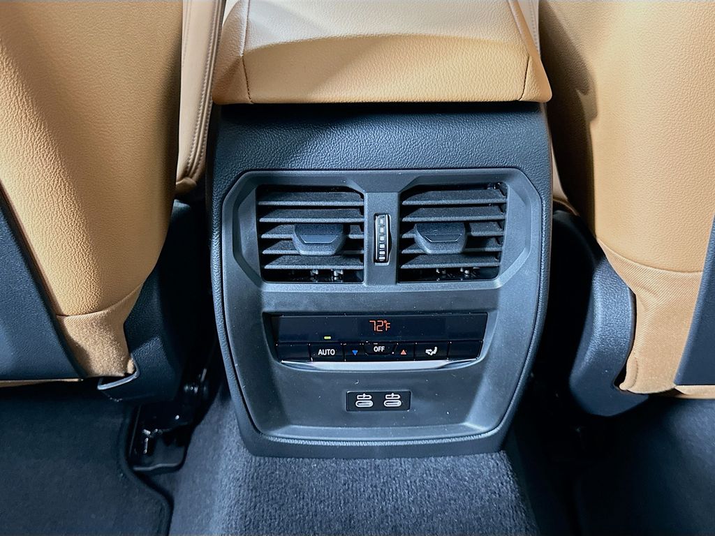 Thumbnail: 2026 BMW i4 - 18