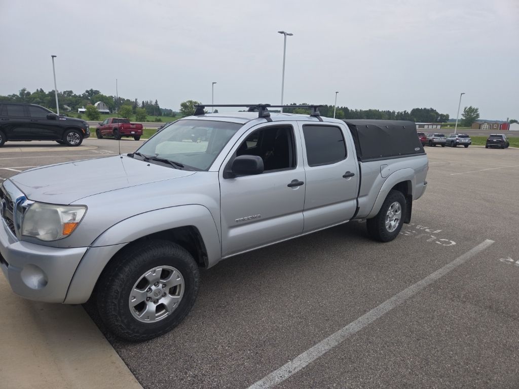 Magnetic Gray Metallic 2011 Toyota Tacoma Pickup Truck Four-Wheel Drive 5-Speed Automatic Overdrive