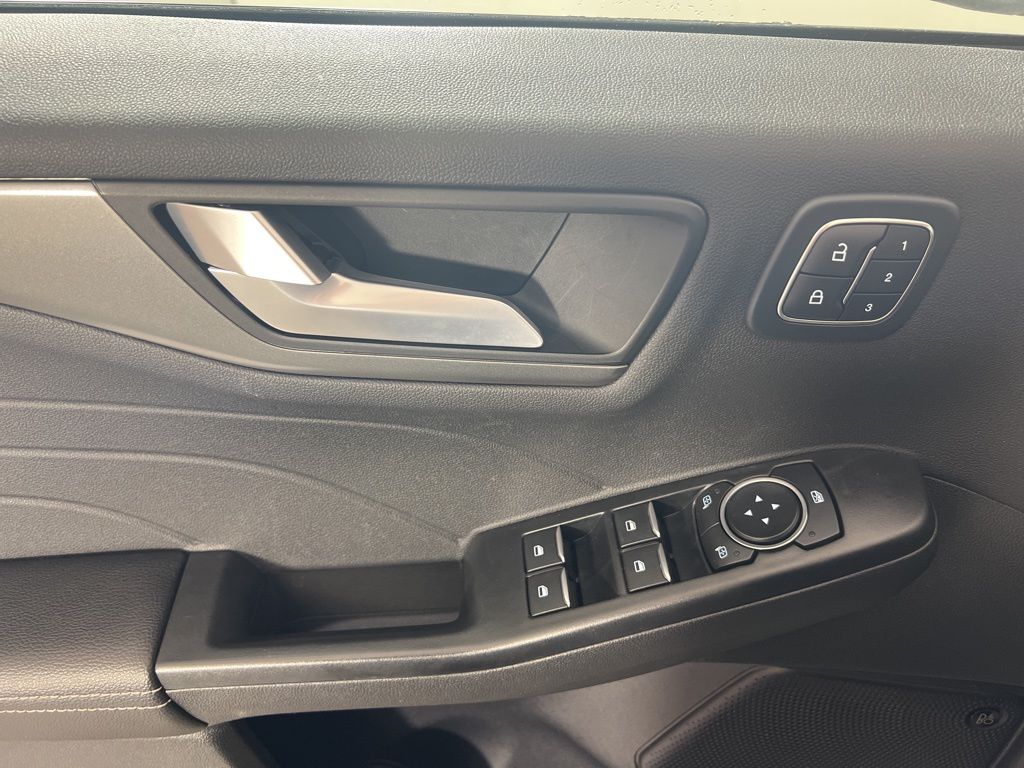 Used 2023 White Ford Active image 15