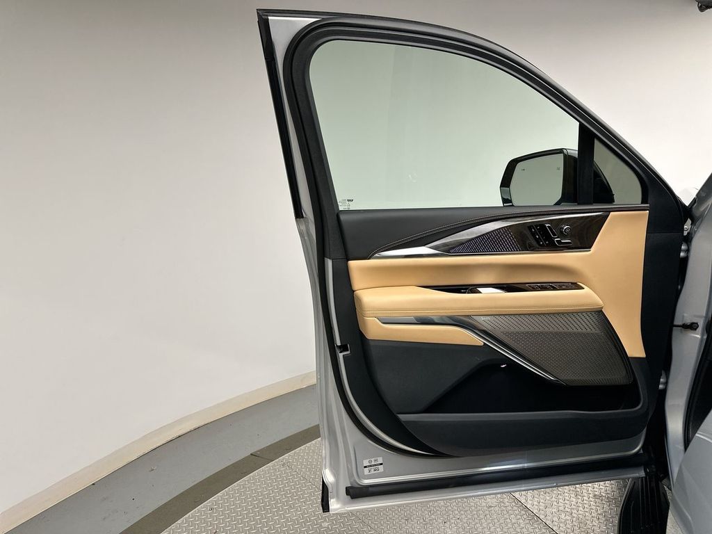 Thumbnail: 2025 Cadillac Escalade IQ - 22