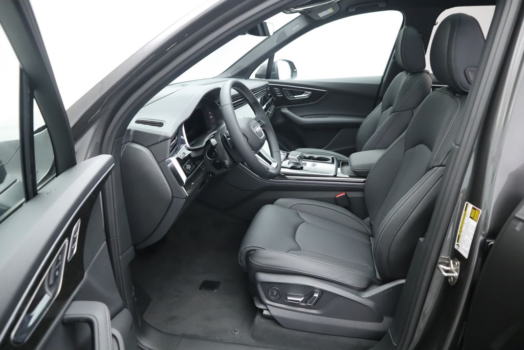 2025 Audi Q7  21