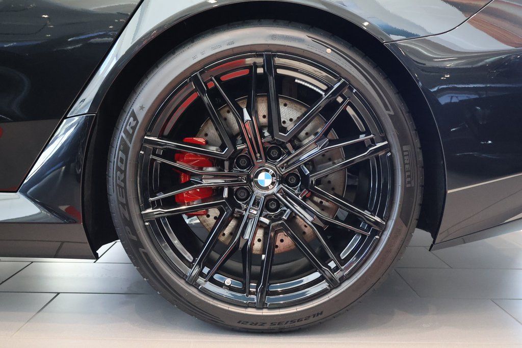 Thumbnail: 2026 BMW M5 - 10