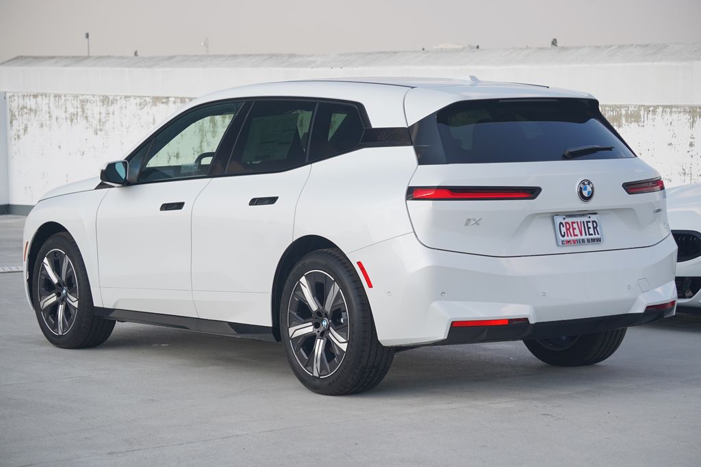 Thumbnail: 2026 BMW iX - 7