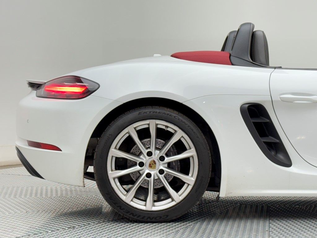 2018 Porsche 718 Boxster Base 16