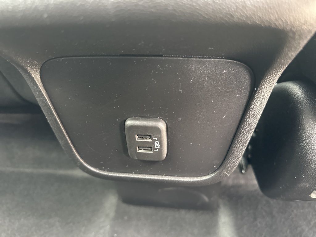 2022 Summit White Chevrolet Equinox LT FWD SUV