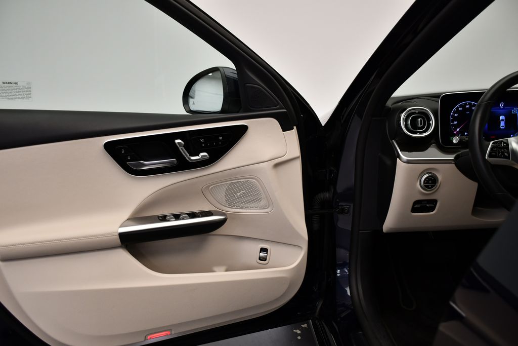 Thumbnail: 2022 Mercedes-Benz C-Class - 31