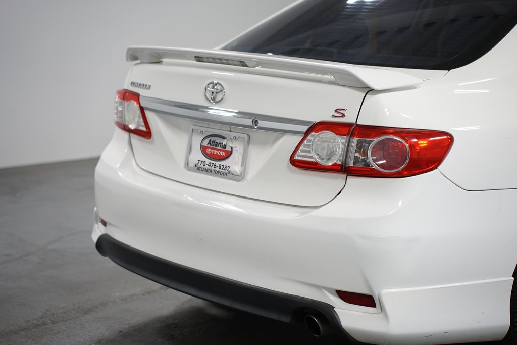 2012 Toyota Corolla LE 9
