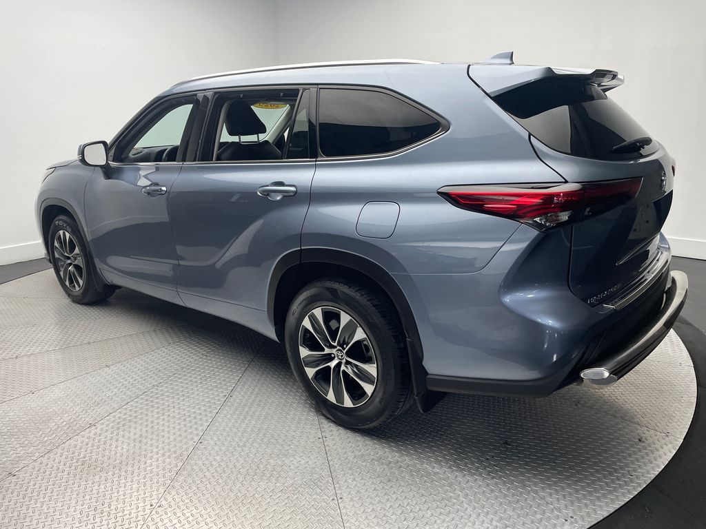 Thumbnail: 2020 Toyota Highlander - 7