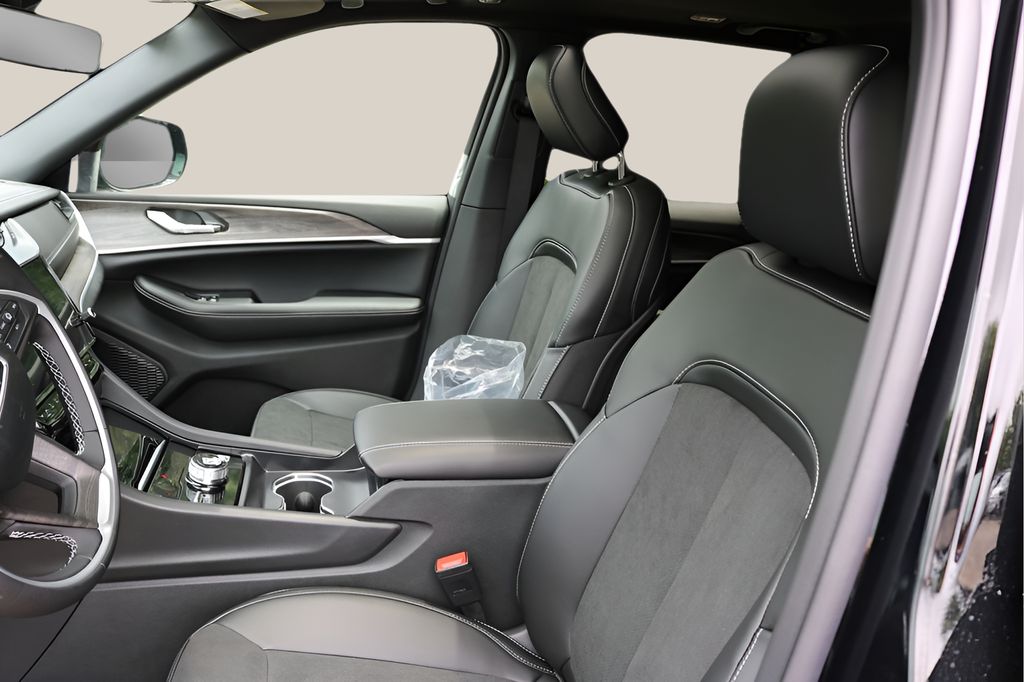 New 2026 Black Jeep Laredo Altitude image 12