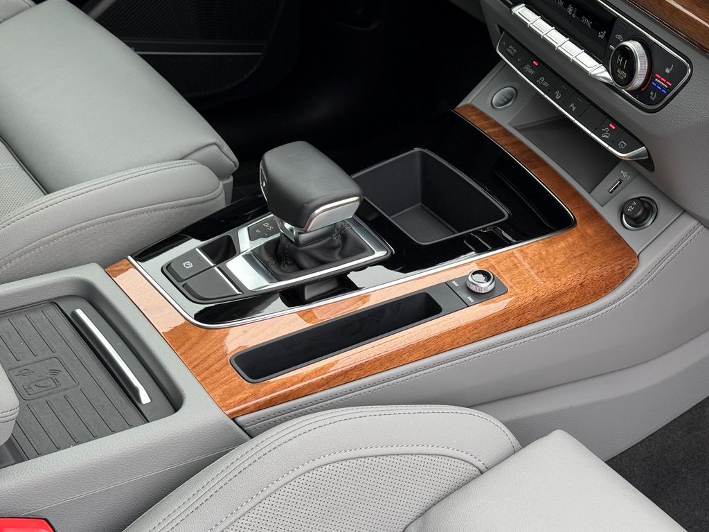 Thumbnail: 2023 Audi Q5 - 12