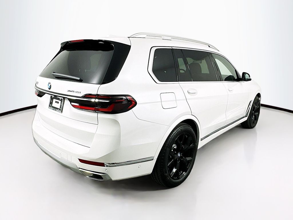 2025 BMW X7 xDrive40i 5