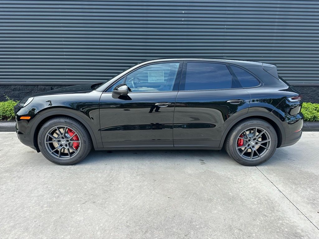 Thumbnail: 2026 Porsche Cayenne - 2