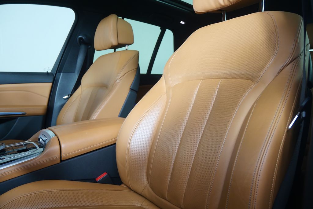 Thumbnail: 2021 BMW X5 - 9