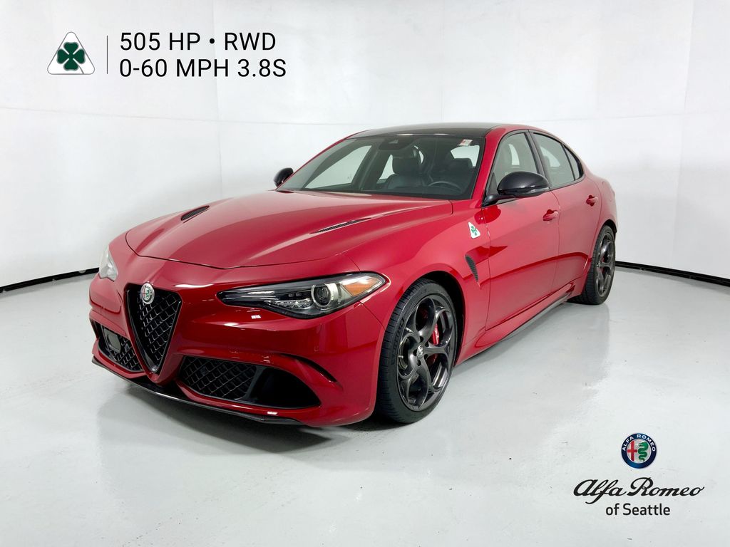 Alfa Romeo Giulia Quadrifoglio RWD