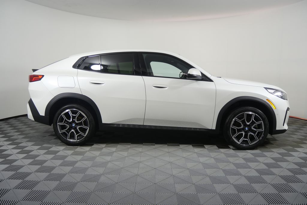 Thumbnail: 2025 BMW X2 - 2
