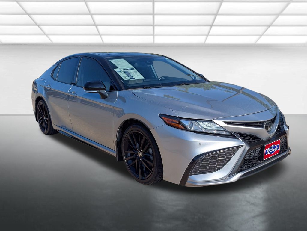 Celestial Silver Metallic 2022 Toyota Camry Sedan Front-Wheel Drive 8-Speed Automatic
