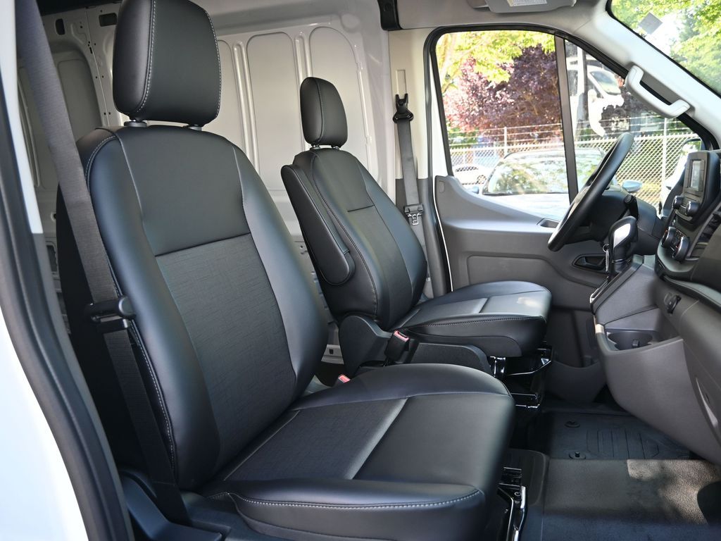 2025 Ford Transit 250