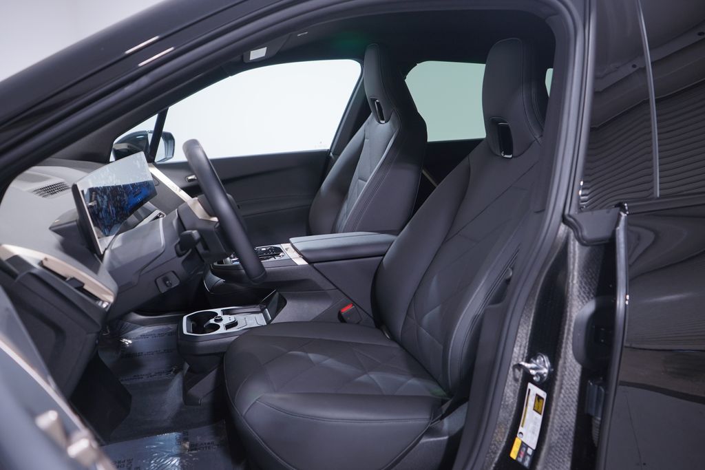 Thumbnail: 2026 BMW iX - 7