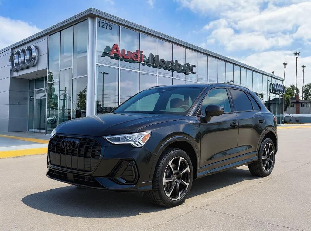 Thumbnail: 2025 Audi Q3 - 1