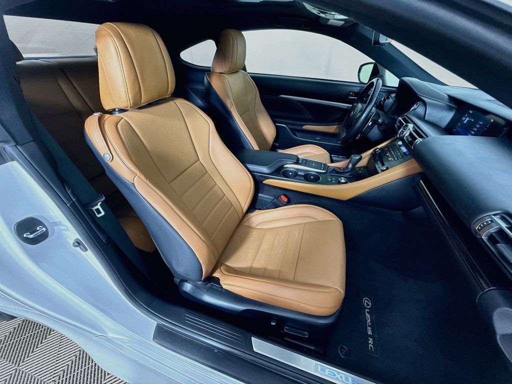 Thumbnail: 2022 Lexus RC - 27