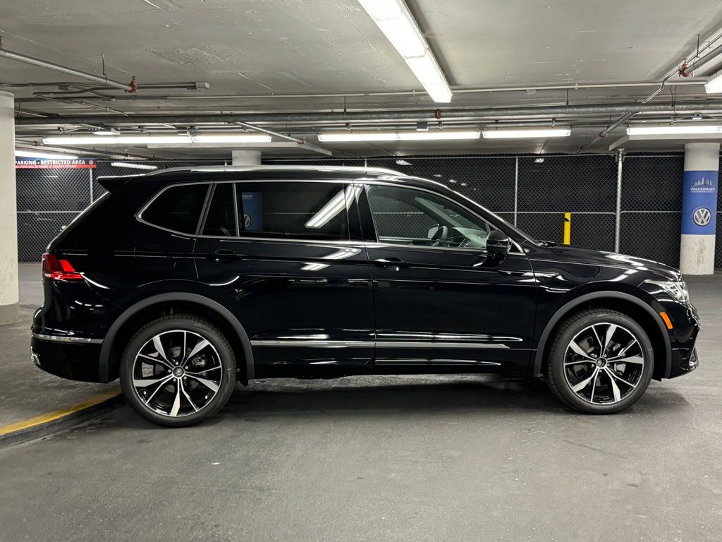 2024 Volkswagen Tiguan 2.0T SEL R-Line 35