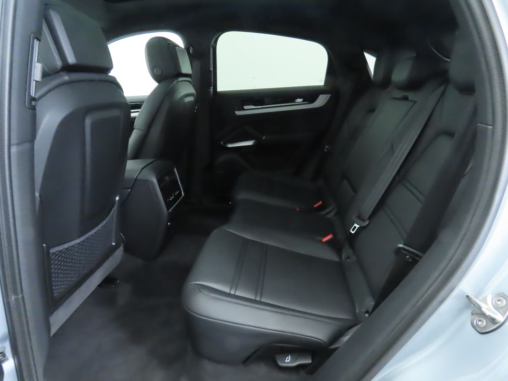 Thumbnail: 2025 Porsche  - 22