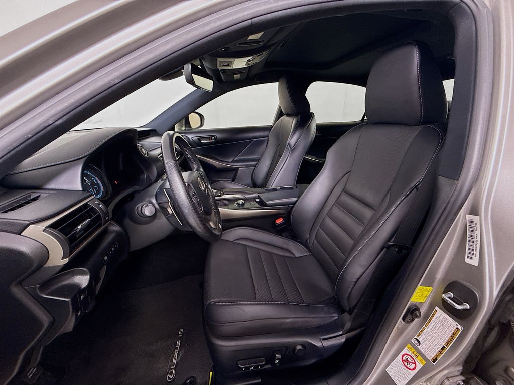 Thumbnail: 2017 Lexus IS - 22