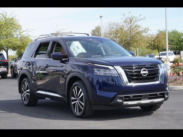 2023 Nissan Pathfinder Platinum 4