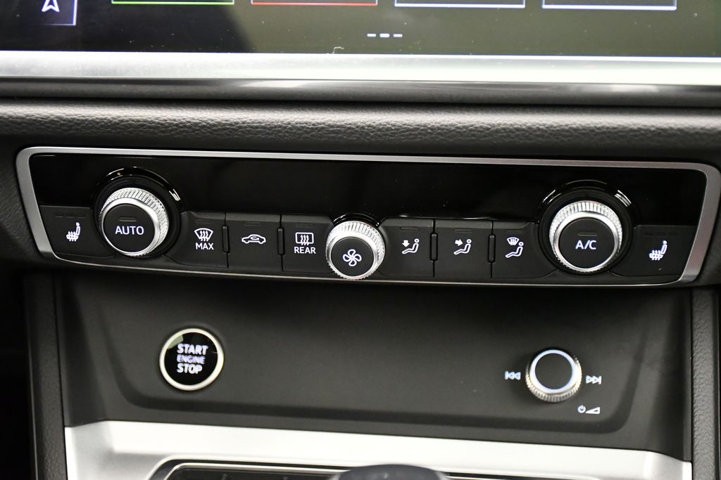 Thumbnail: 2024 Audi Q3 - 29