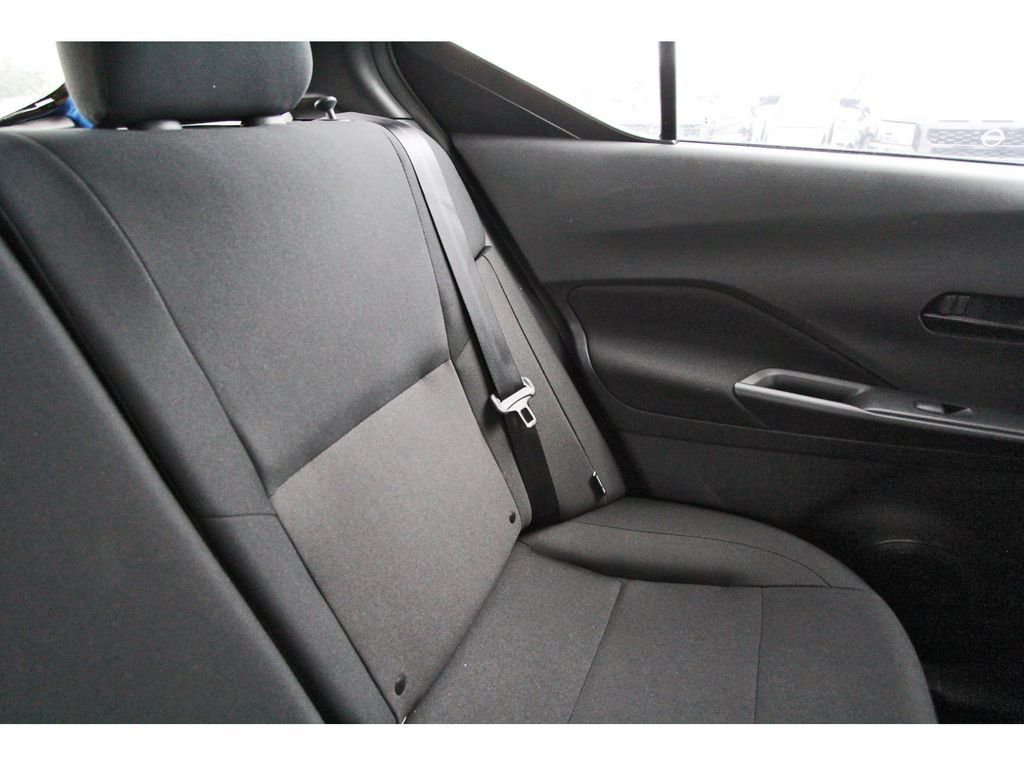 2025 Nissan Kicks Play S - 11