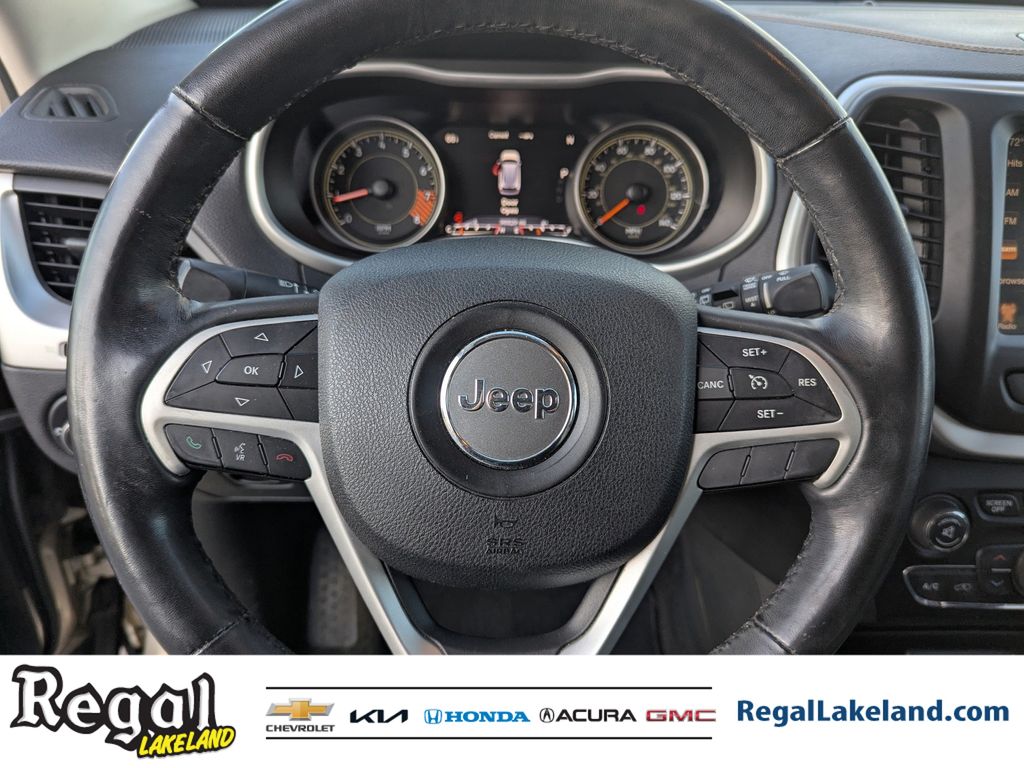 used 2015 Jeep Cherokee car, priced at $8,595