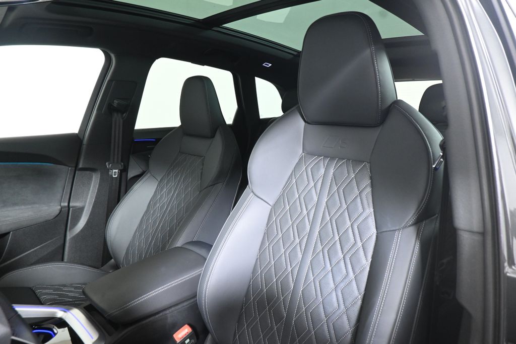 Thumbnail: 2025 Audi SQ5 - 16