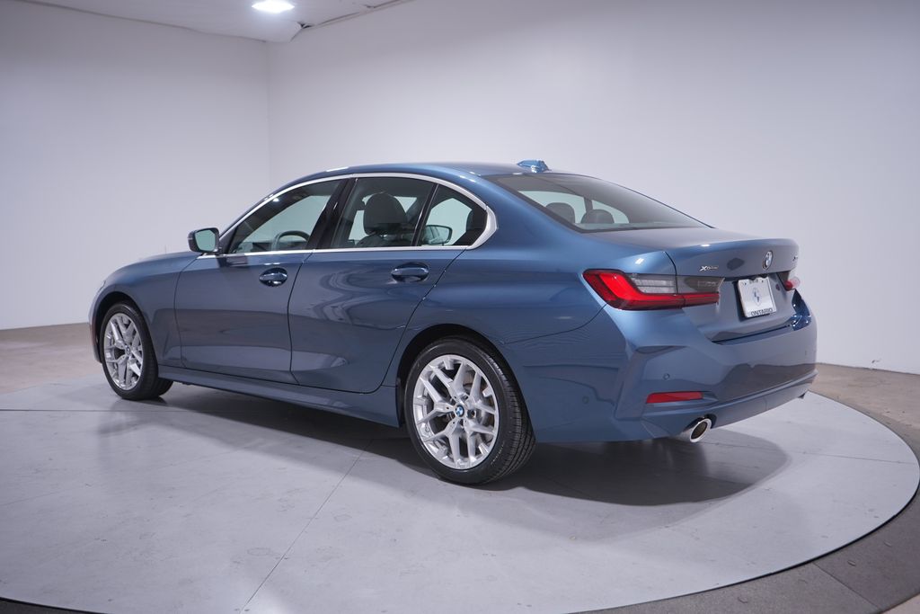 Thumbnail: 2025 BMW 3 Series - 3