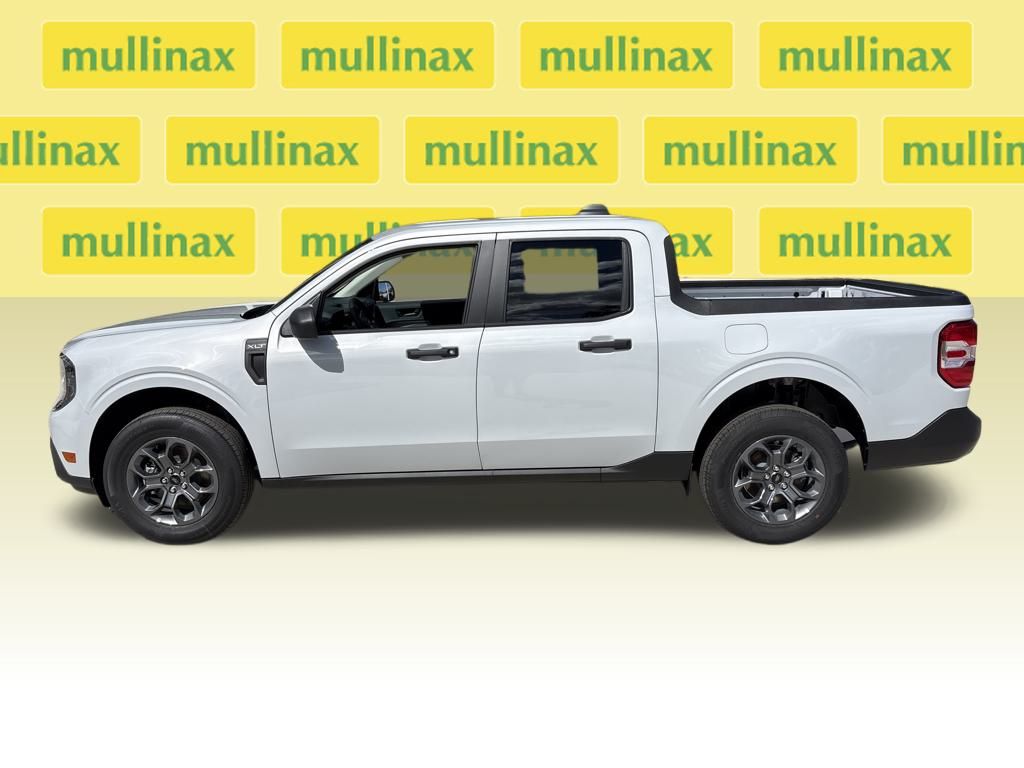 New 2025 White Ford XLT image 10