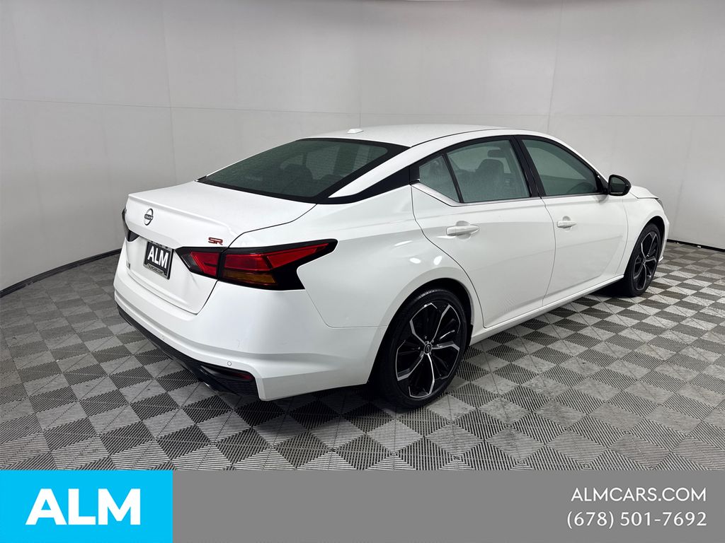 Used 2025 White Nissan 2.5 SR image 6