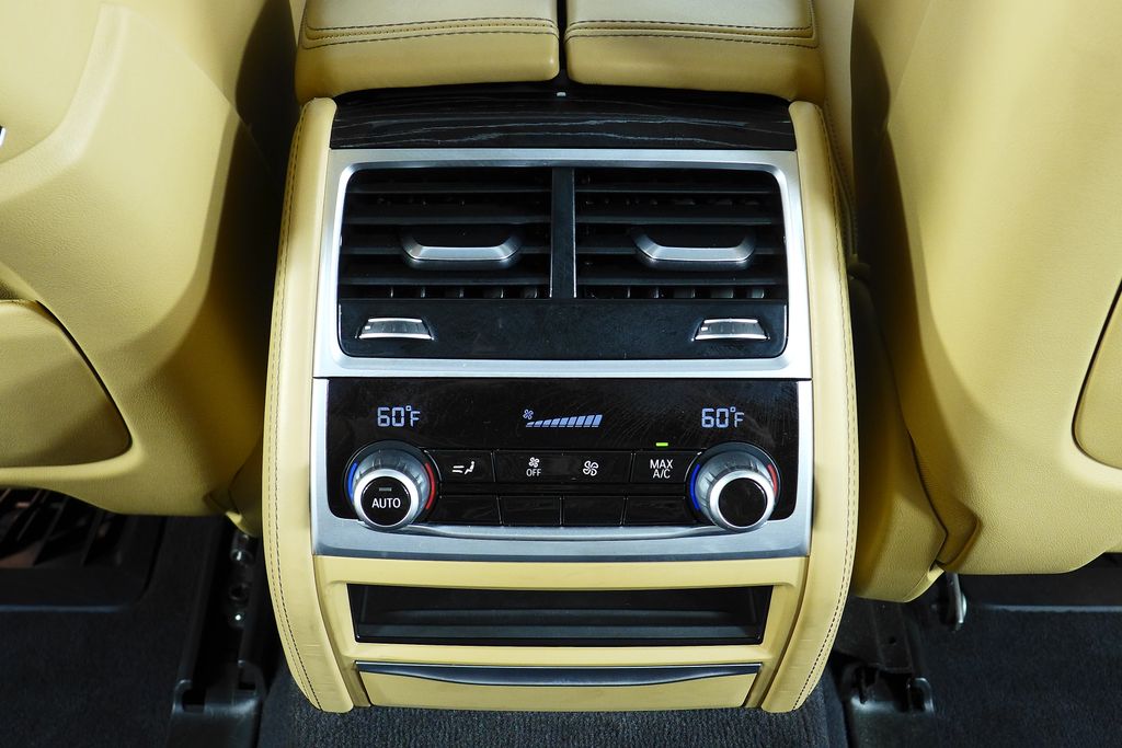 Thumbnail: 2021 BMW 7 Series - 23