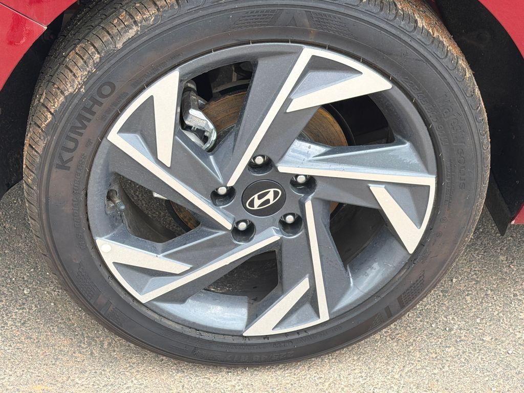 Used 2025 Red Hyundai SEL Sport image 14