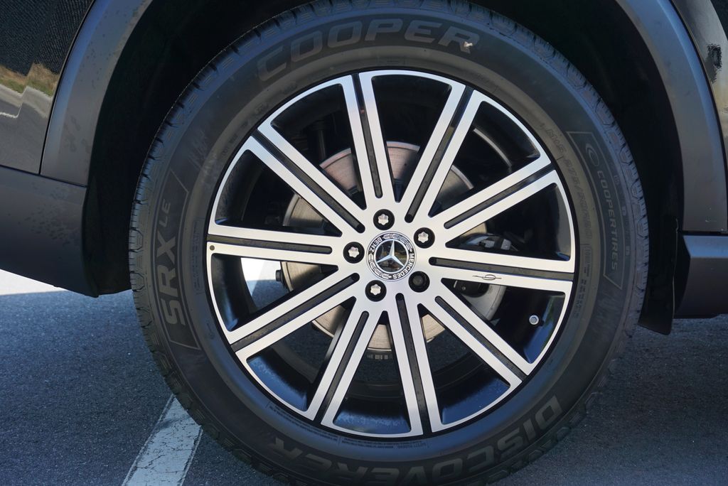 Thumbnail: 2026 Mercedes-Benz GLE - 16