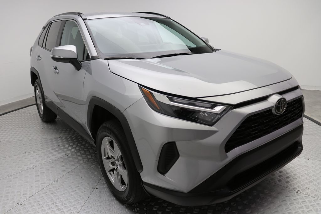 2023 Toyota RAV4 XLE 6