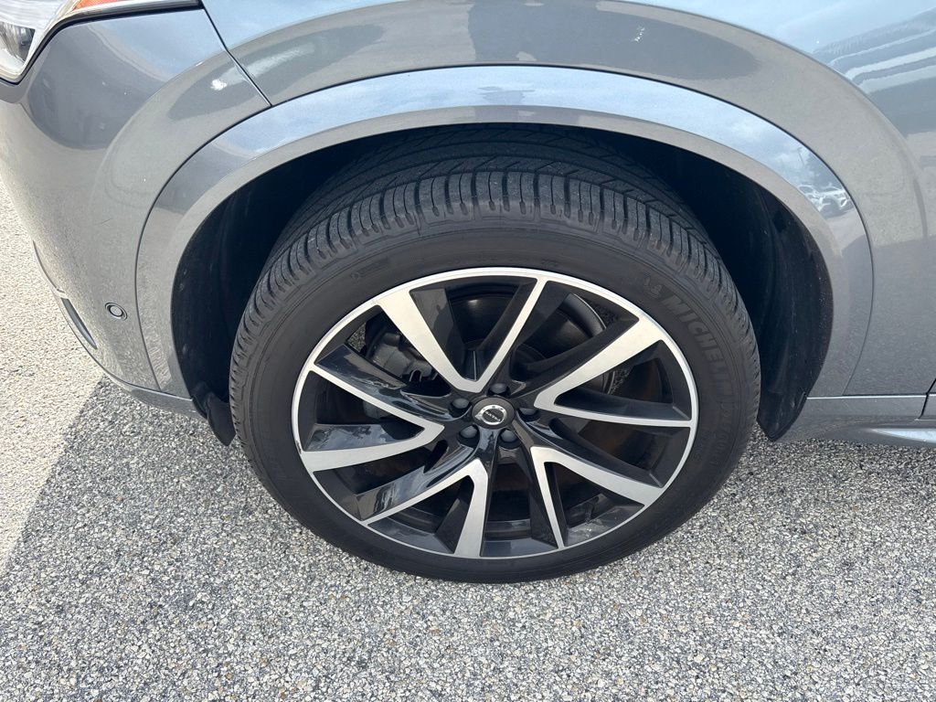 Used 2019 Gray Volvo T6 Inscription image 10