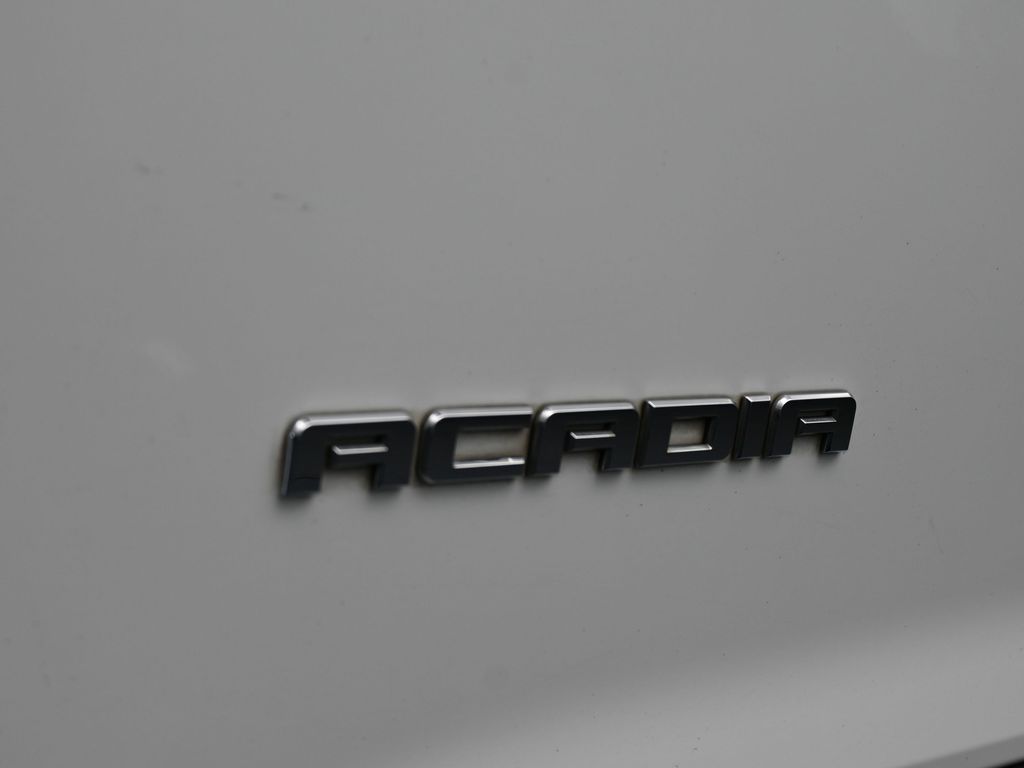 Used 2019 Summit White GMC SLE-2 image 32