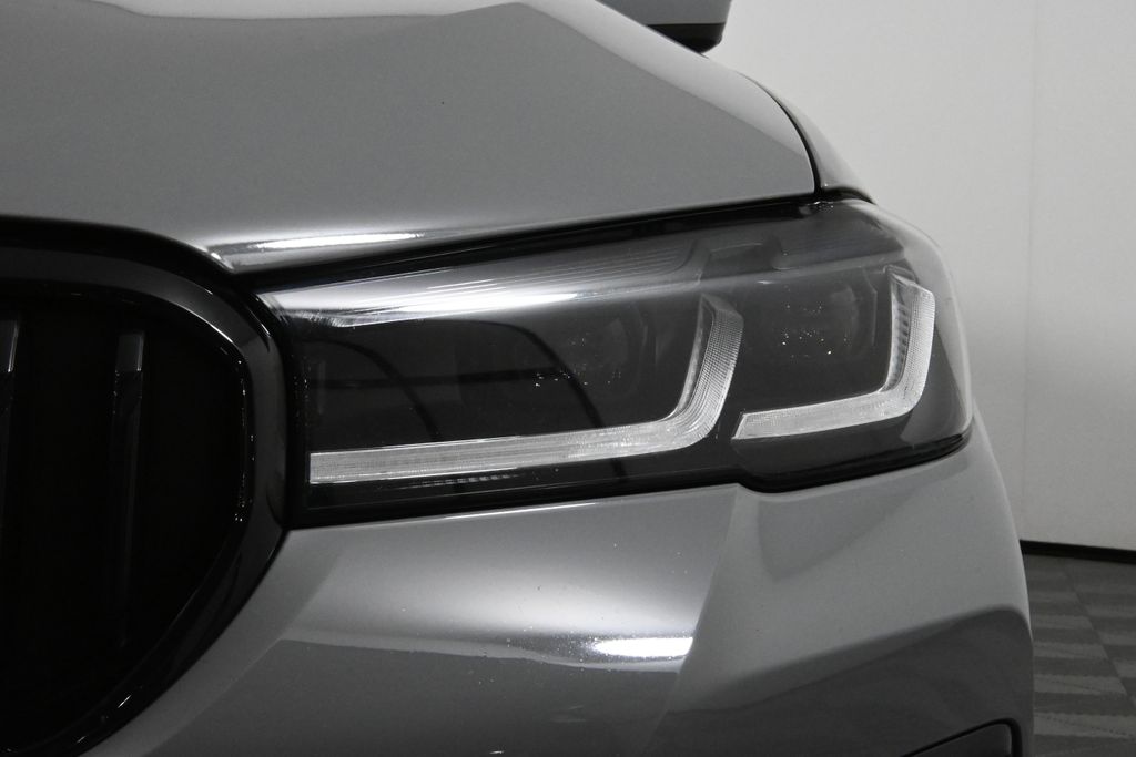 Thumbnail: 2023 BMW 5 Series - 11