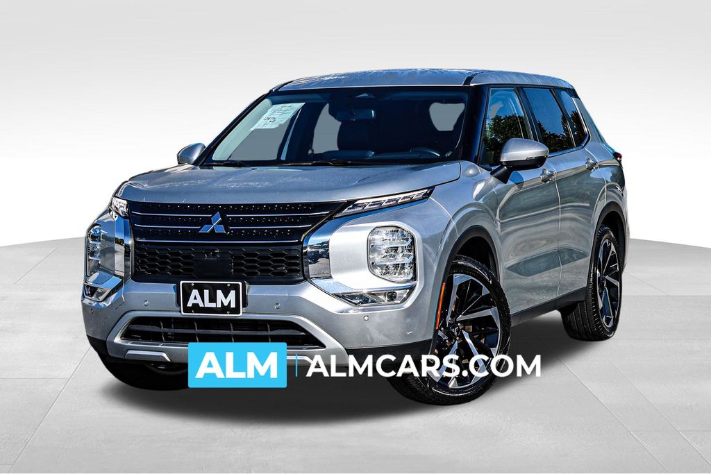 Gray 2024 Mitsubishi Outlander SUV / Crossover Front-Wheel Drive Continuously Variable Transmission