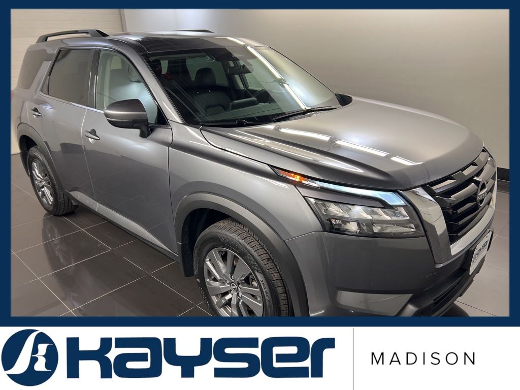 2025 Nissan Pathfinder SV